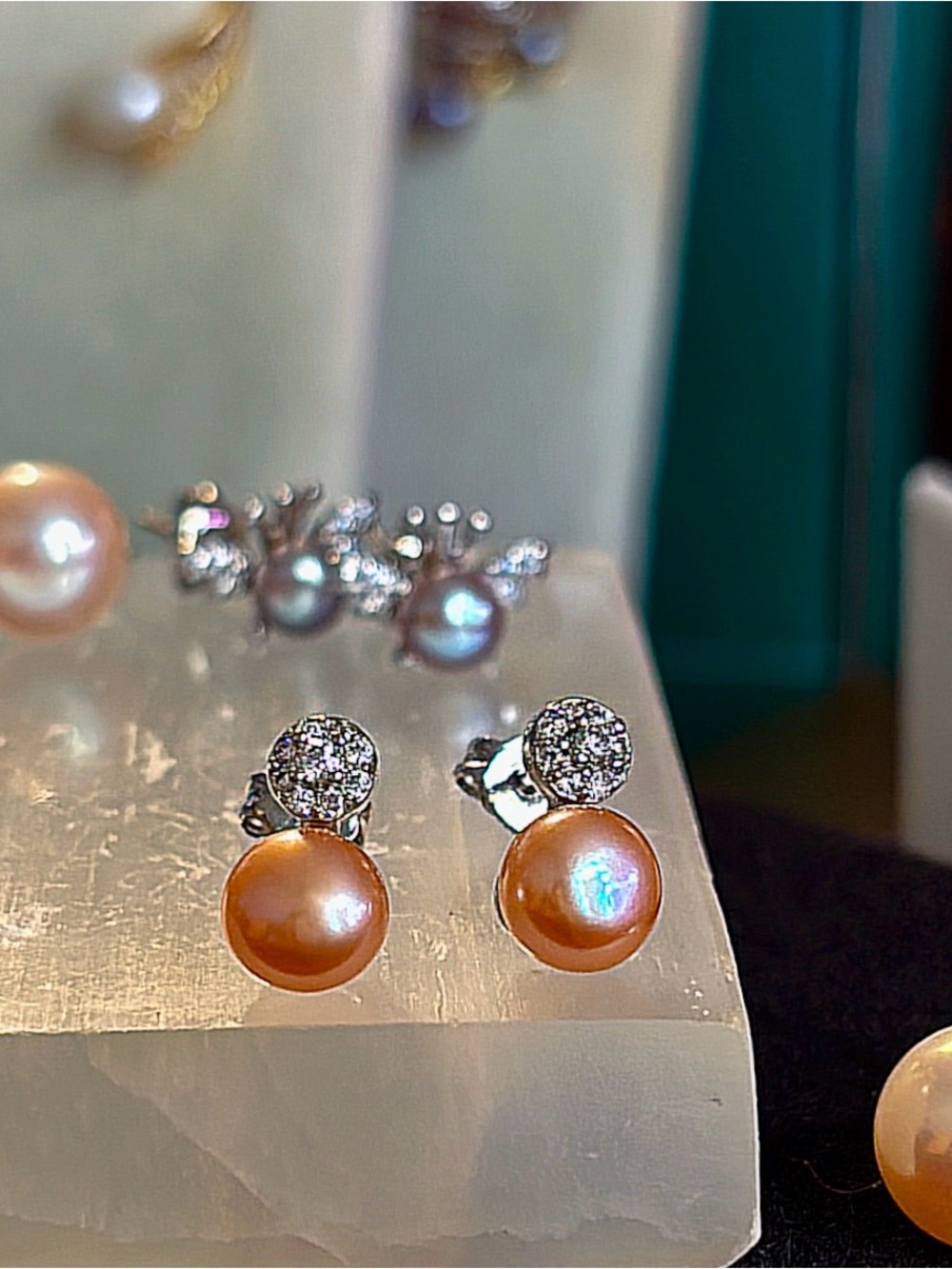 Tiny Champagne Pearl Pumpkin Earrings 🎃 NWT
